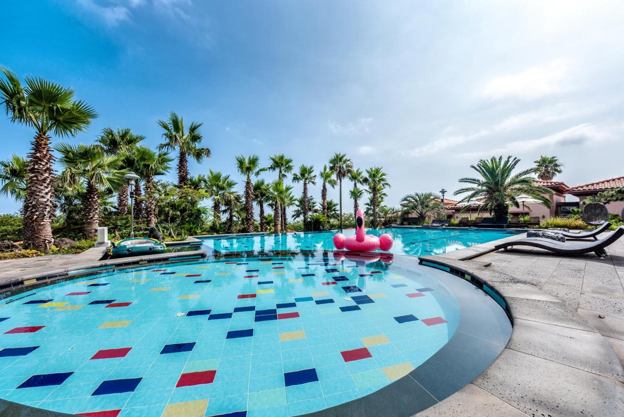 Palm Valley Resort Seogwipo Eksteriør billede