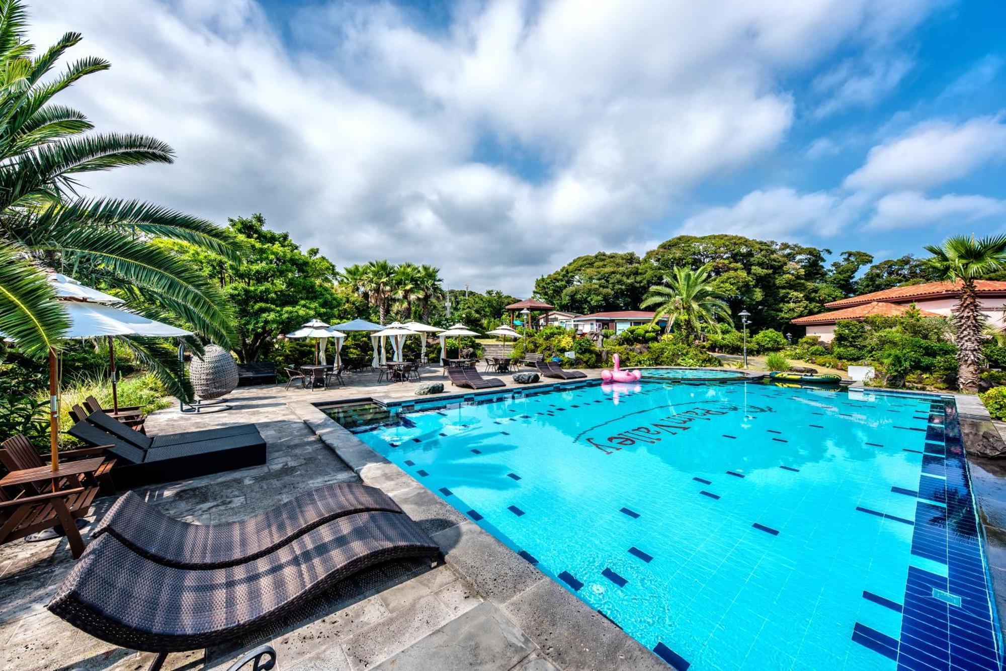 Palm Valley Resort Seogwipo Eksteriør billede