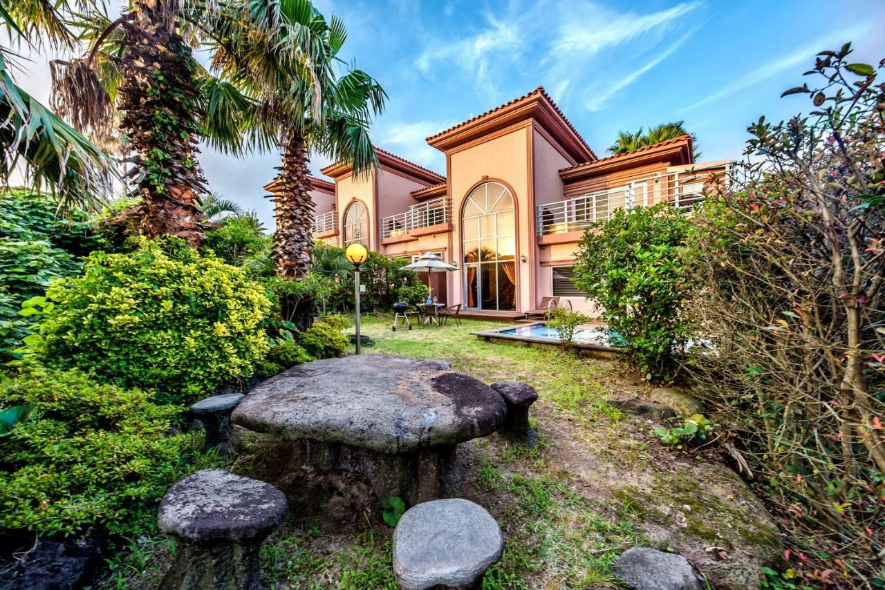 Palm Valley Resort Seogwipo Eksteriør billede